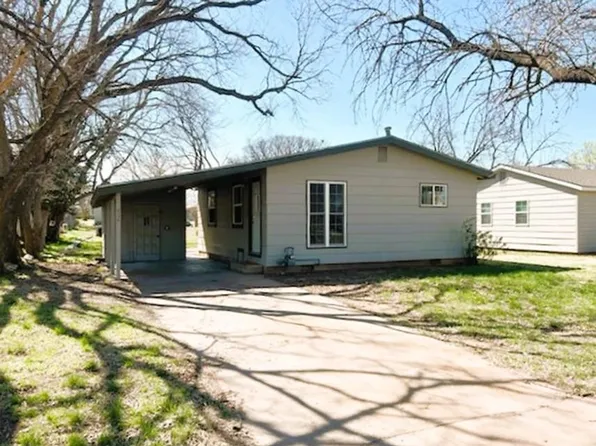 720 E 8th St, Wellington, KS 67152