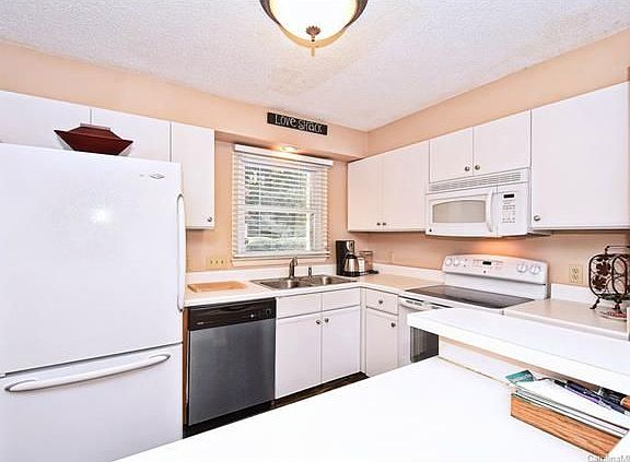 3rd image of 7324 Lakefront Dr Unit 6