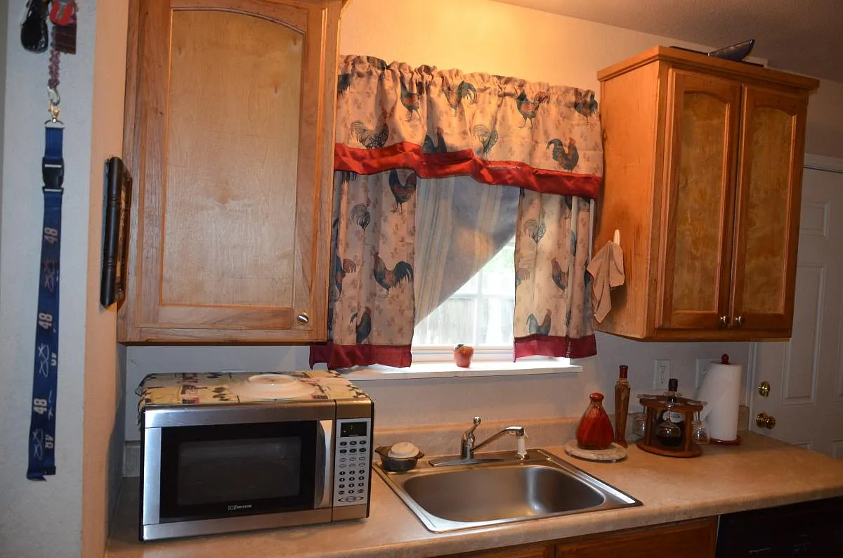 806 S Charles Street — Photo 3