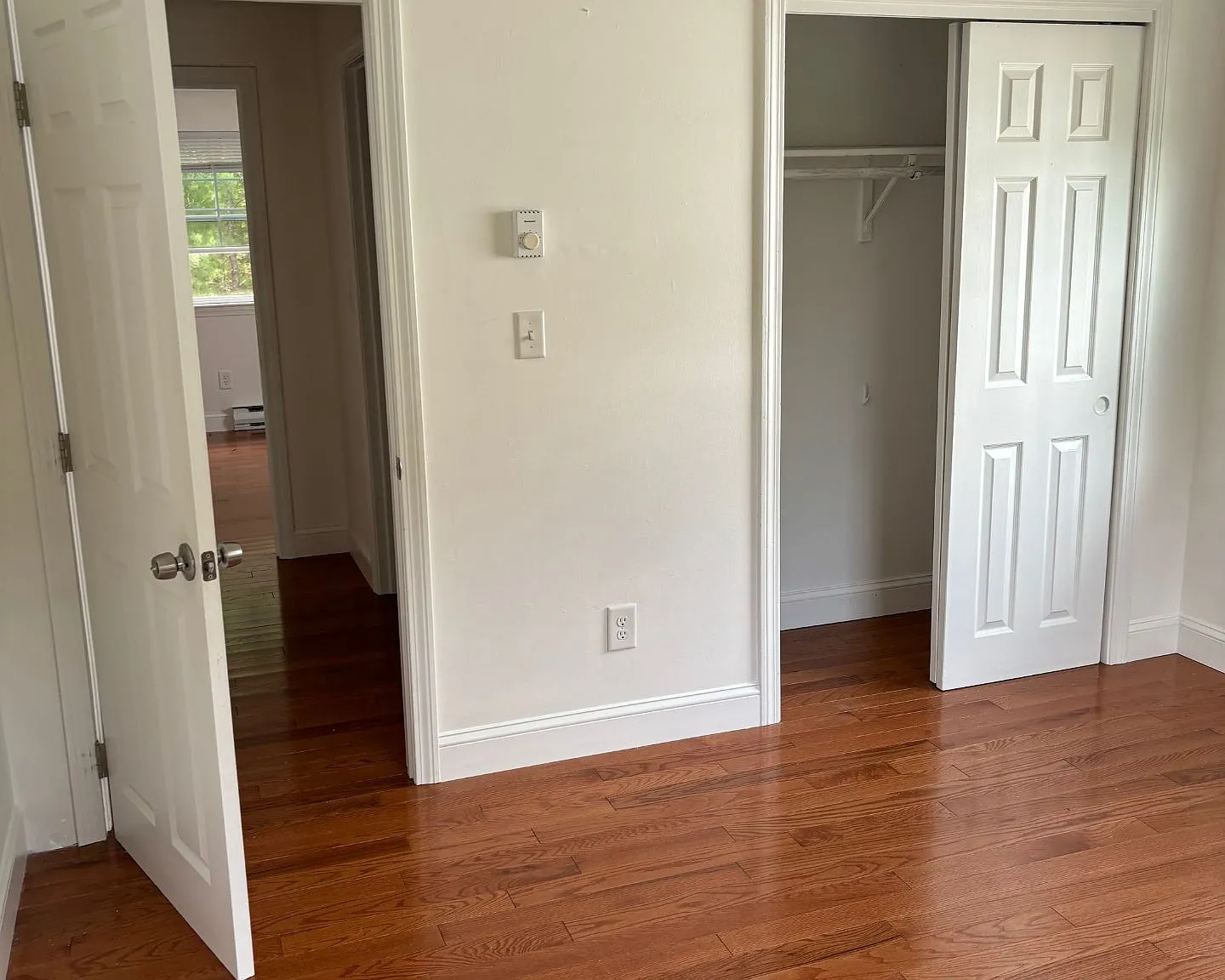 2 bed, 1000 sqft, $2,500 — Photo 2