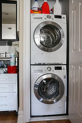 Rented by Waldstar Real Estate LLC | media 8