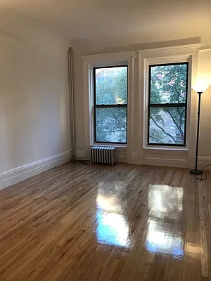 Rented by Michael Apfelbaum, LREB | media 2