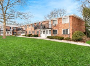 1233 Melville Road #60, East Farmingdale, NY 11753