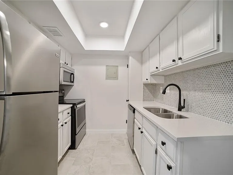2600 Penny Ln #118 — Photo 7