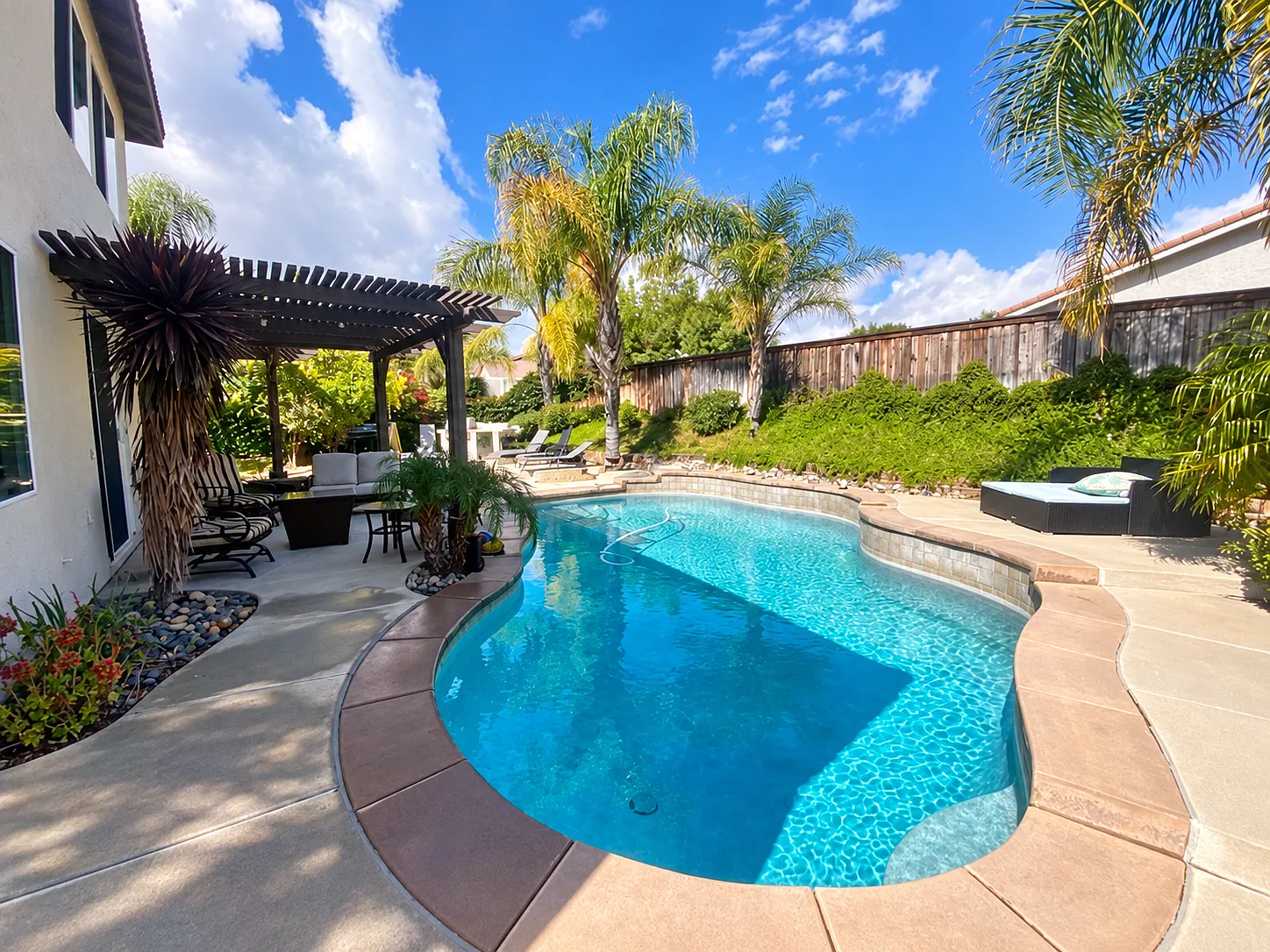 5 bed, 3076 sqft, $4,250 — Photo 3