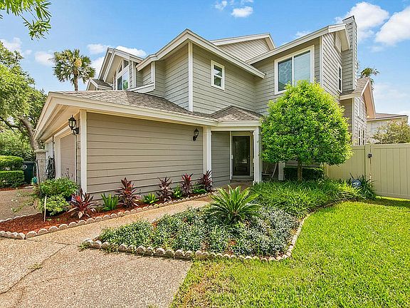 Split level townhome