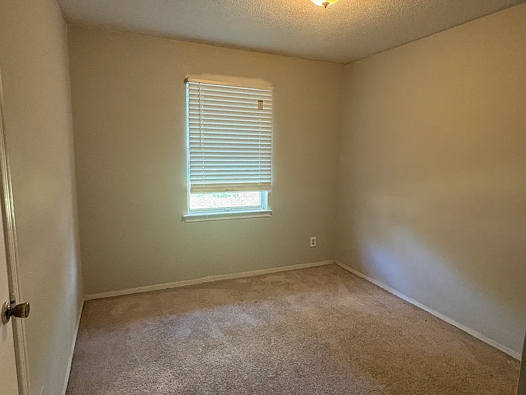 3264 Hackberry Ln — Photo 6