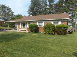 102 Mountain View Ave, Galax, VA 24333