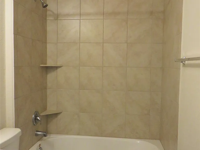 400 Major Lee Ln #3H — Photo 10