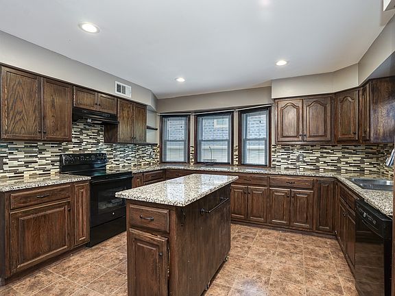 5th image of 9505 Connell Dr