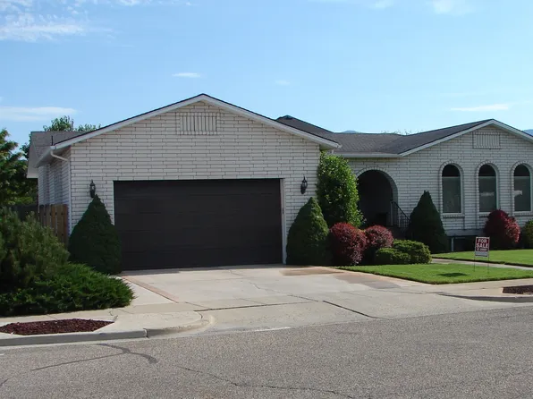 892 W Carter Dr, Riverdale, UT 84405