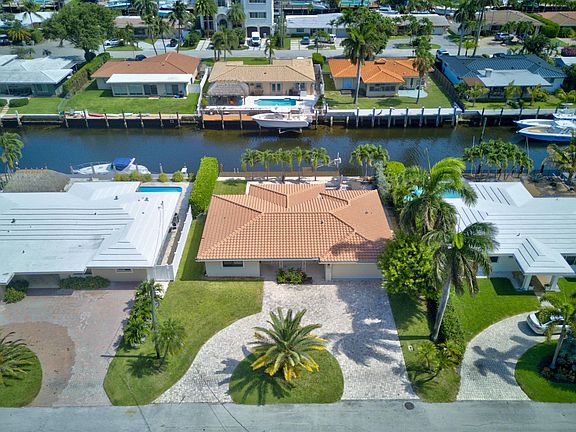 2nd image of 2542 SE 10th Street