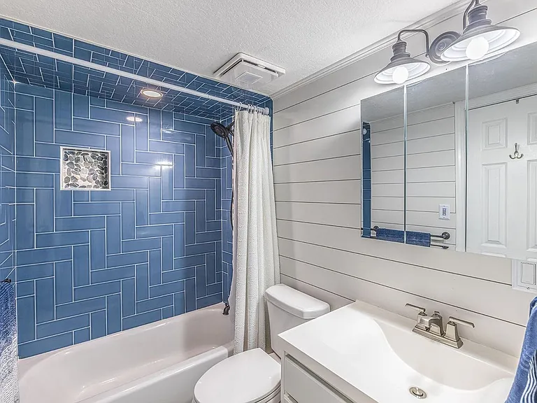 101 Old Ferry Rd #27B — Photo 14