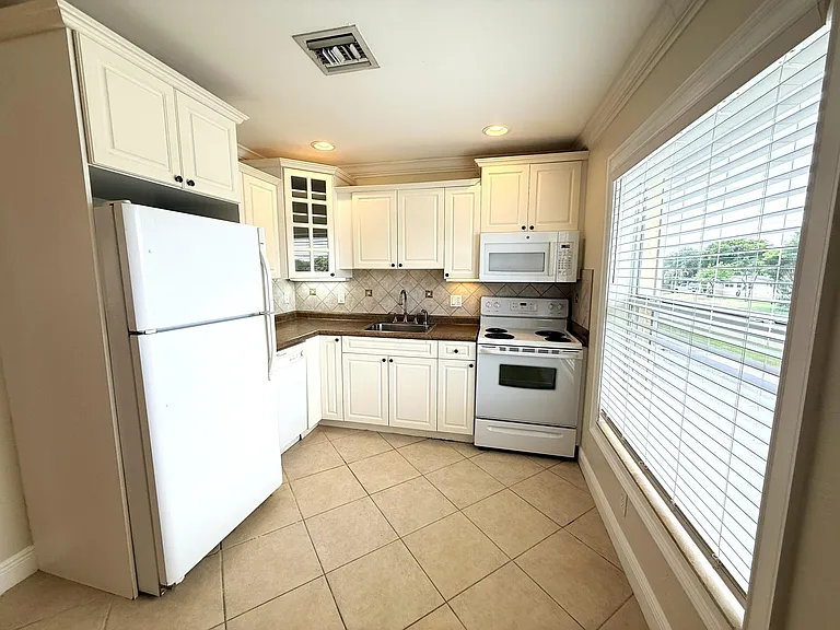 735 Hummingbird Way #204 — Photo 4