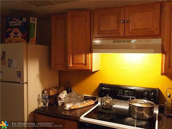4th image of 6221 SW 9th Ct