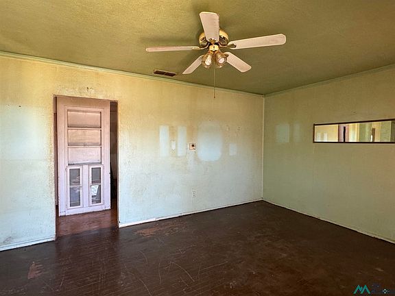 2nd image of 618 E Scharbauer St