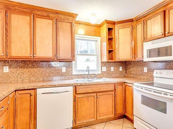 5th image of 1911 Bernhurst Dr