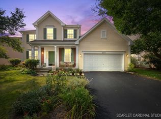 255 Belle Vue Ln, Sugar Grove, IL 60554
