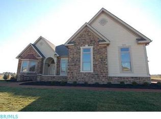 4688 Hirth Hill Rd W, Grove City, OH