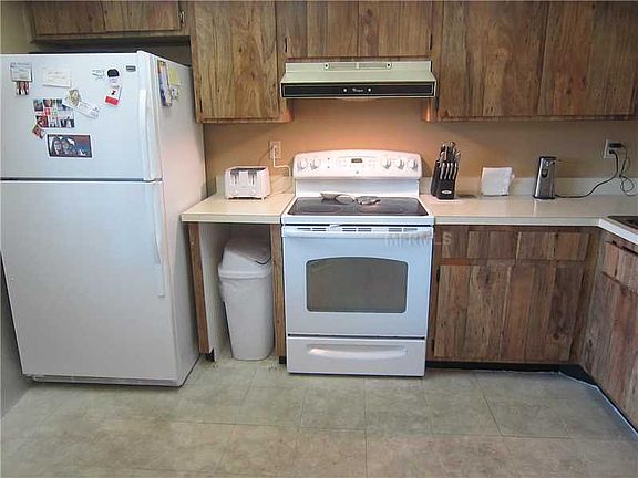 3rd image of 144 Lakeview Way #60