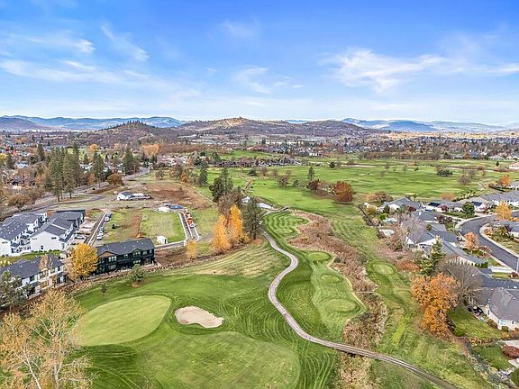 2nd image of 201 Bogey Ln