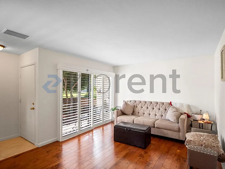 1904 Pomar Way — Photo 3