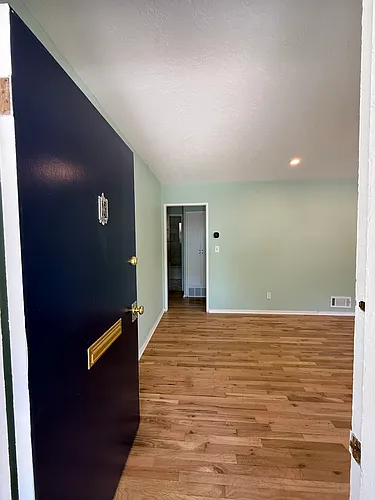 5705-5715 SE 17th Ave #5705 Photo 1