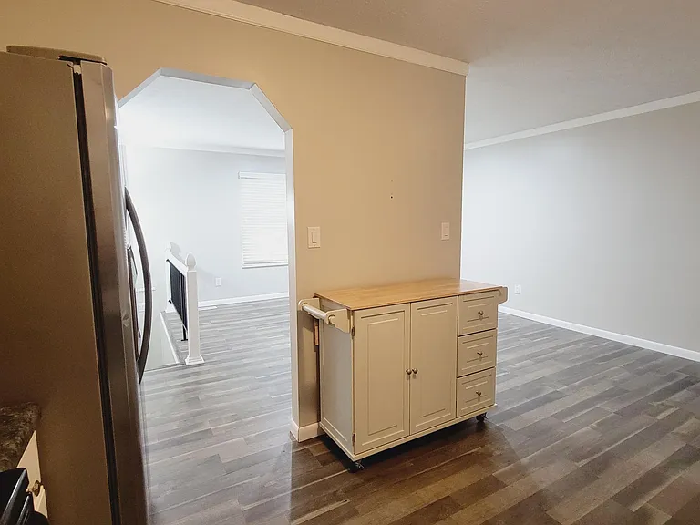 1316 E Woodshire Dr — Photo 10