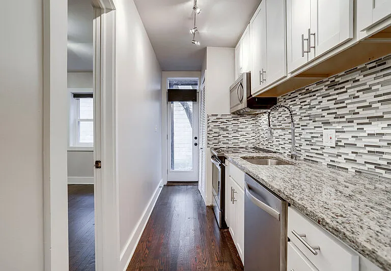 82 Q St SW #1 — Photo 2