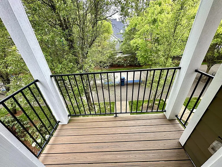 Oregon St Townhomes — Photo 9