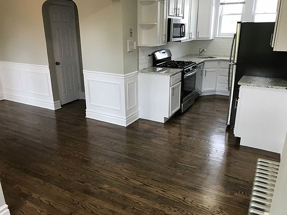 3rd image of 5614 W Wellington Ave APT 3W