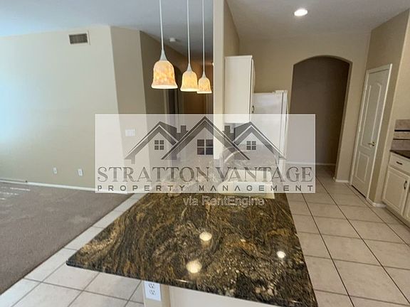 3rd image of 6983 S Oxford Ln