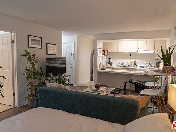 4th image of 5418 Hermitage Ave APT 103