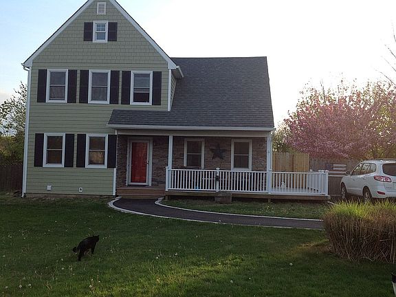 2nd image of 209 Arrowhead Ave