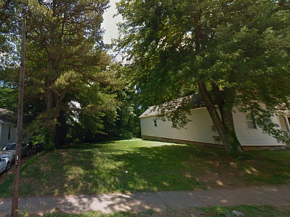 3rd image of 1122 E 22nd St