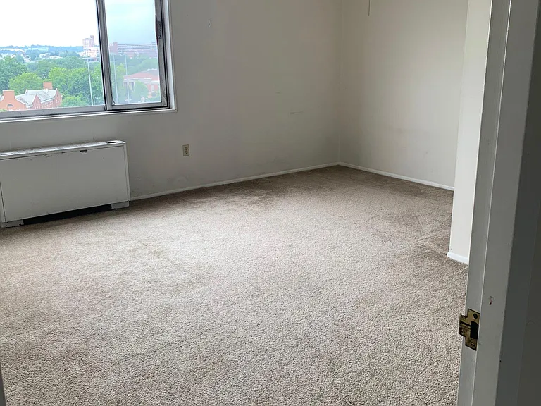 1 E University Pkwy #12 — Photo 5