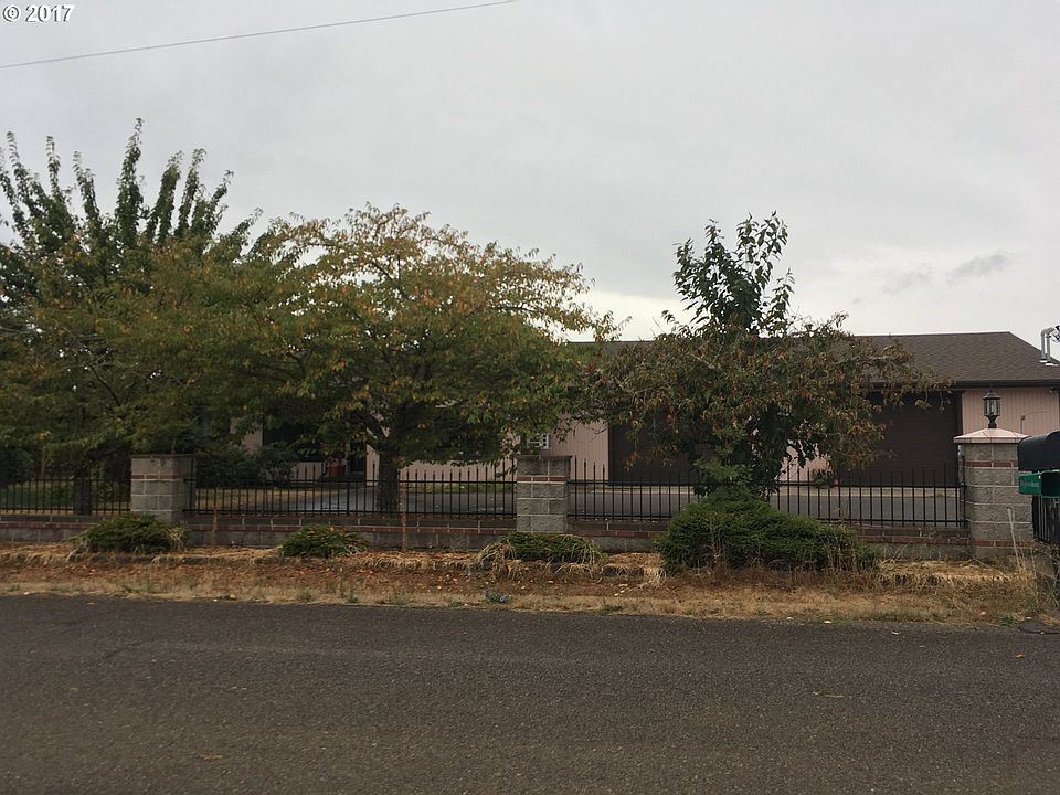 2nd image of 86976 Dukhobar Rd