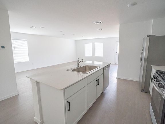 4th image of 2515 Mint Garnet Dr