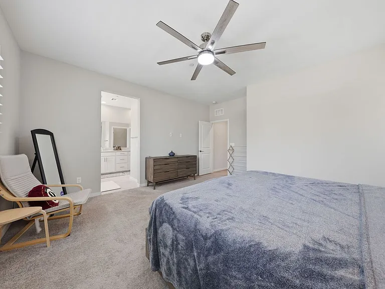 11824 Pelican Butte Ave — Photo 23
