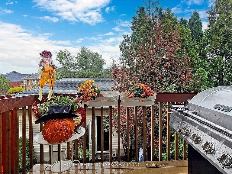 183 Shirley Dr #UPPER — Photo 6