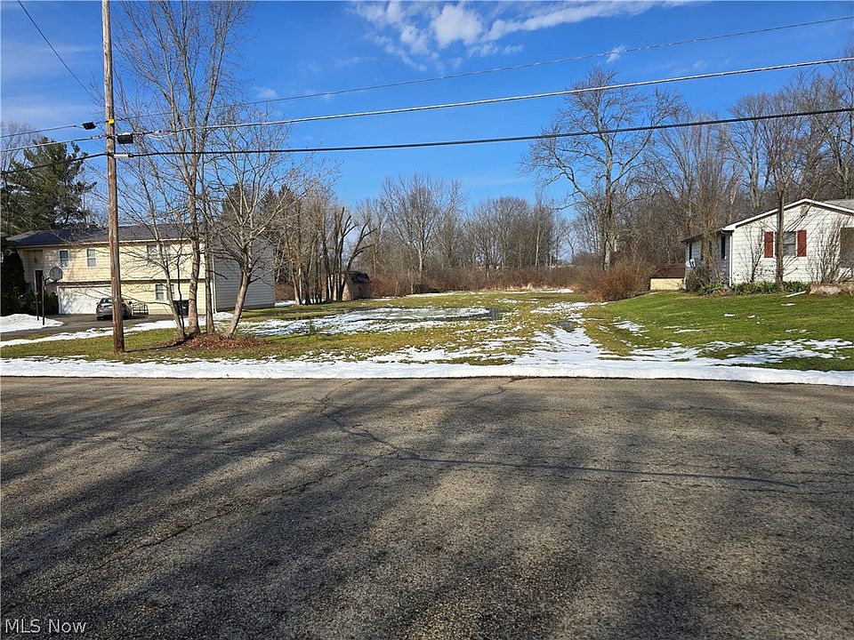 2nd image of 218 Boardman Blvd