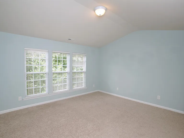 2105 Corwith Dr — Photo 29