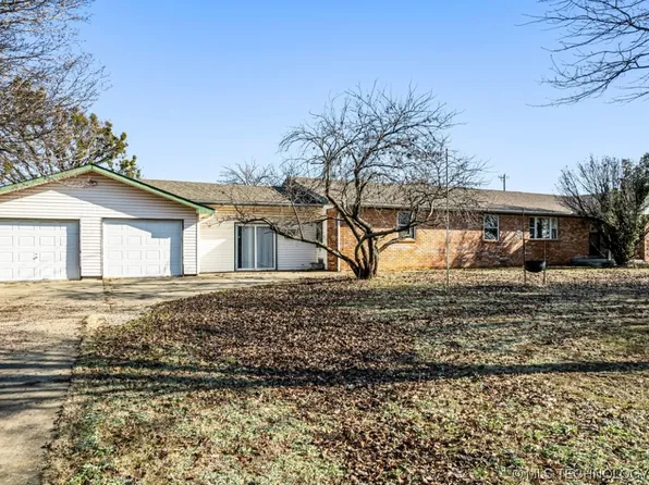 105188 N 3770th Rd, Okemah, OK 74859