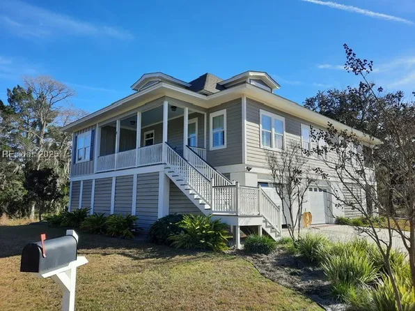 7 Lady Rebecca Ct, Ladys Island, SC 29907