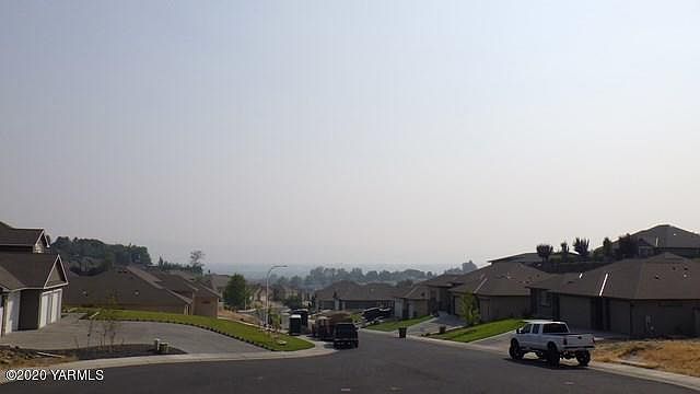 1st image of 719 N 74th Ave
