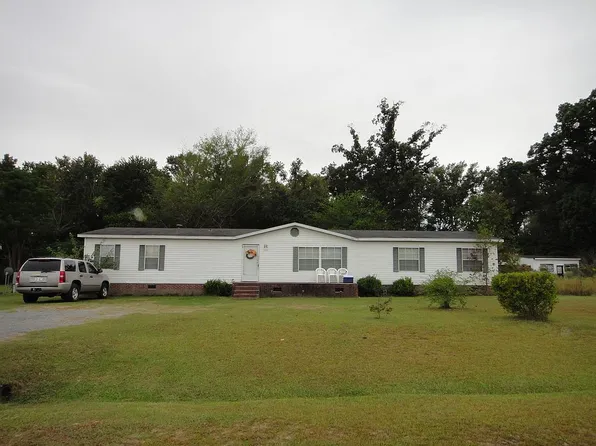 2205 Johnsons Mill Dr, Greenville, NC 27834