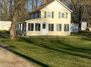 1212 Shoreline Dr, Brooklyn, MI 49230