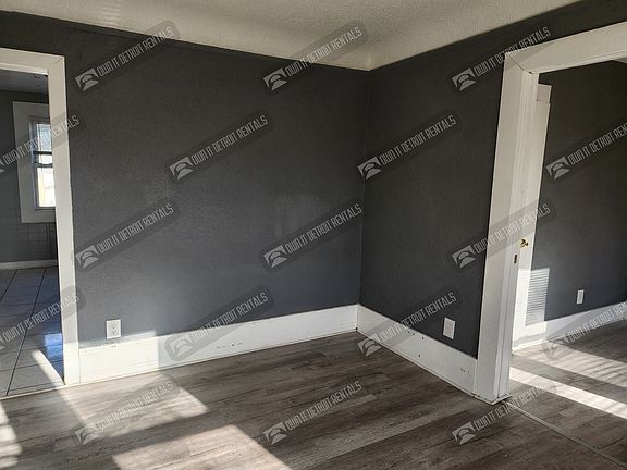3rd image of 17310 Bentler St #2C