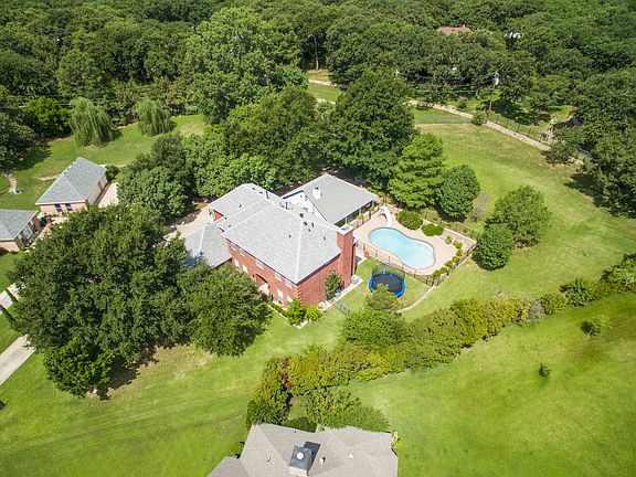 2nd image of 2084 Wimpole Ct W