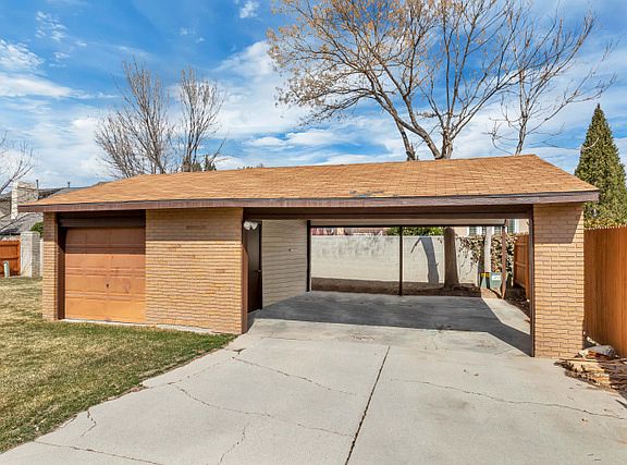 4th image of 2089 E Donegal Cir S